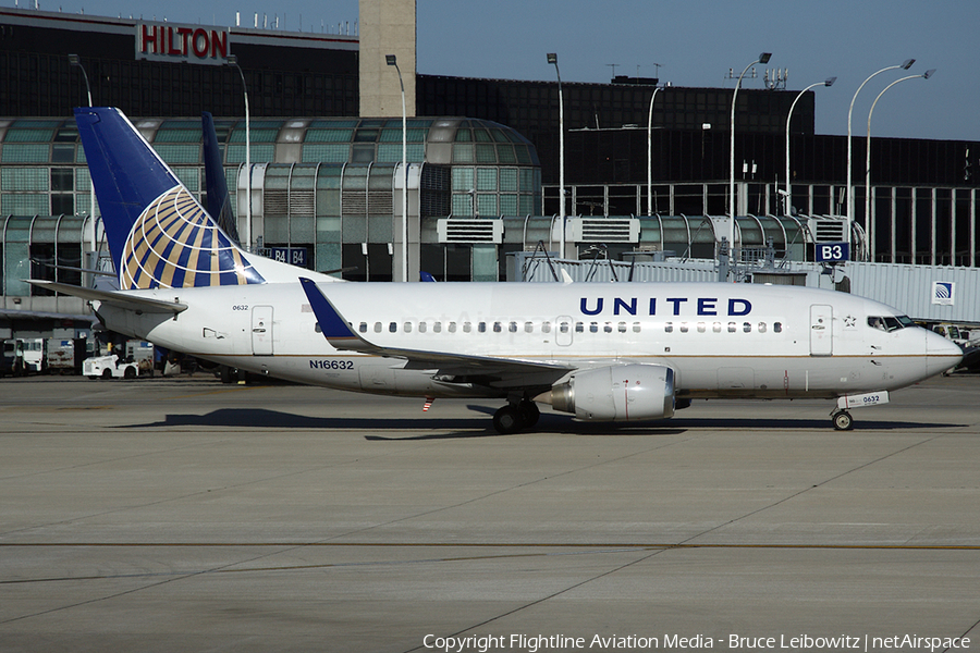 United Airlines Boeing 737-524 (N16632) | Photo 86851