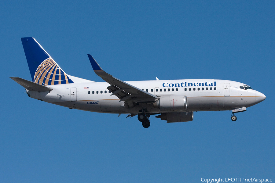 Continental Airlines Boeing 737-524 (N16647) | Photo 261380