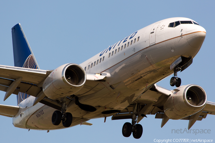 United Airlines Boeing 737-724 (N16703) | Photo 48284