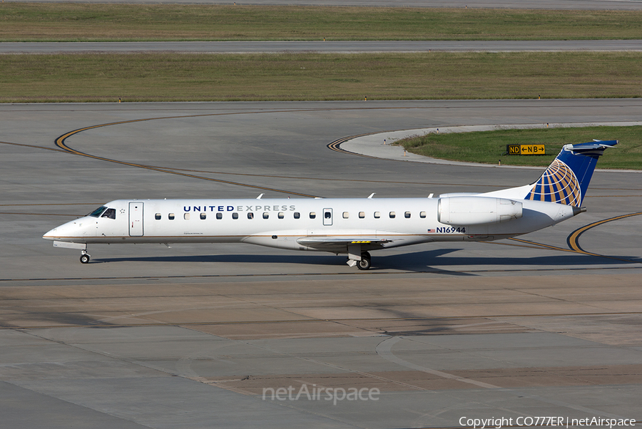 United Express (ExpressJet Airlines) Embraer ERJ-145EP (N16944) | Photo 14242