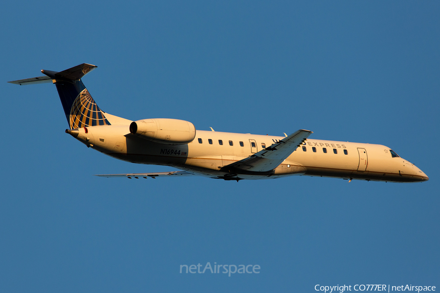 United Express (ExpressJet Airlines) Embraer ERJ-145EP (N16944) | Photo 45436