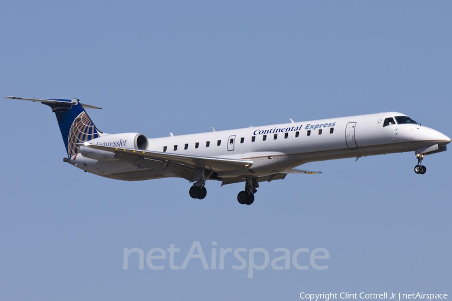 Continental Express (ExpressJet) Embraer ERJ-145LR (N16951) | Photo 41899