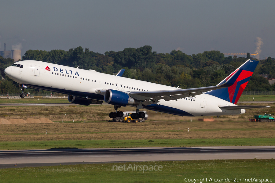 Delta Air Lines Boeing 767-332(ER) (N169DZ) | Photo 417465
