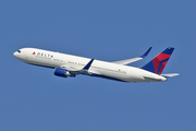 Delta Air Lines Boeing 767-332(ER) (N169DZ) at  New York - John F. Kennedy International, United States