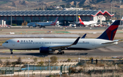 Delta Air Lines Boeing 767-332(ER) (N169DZ) at  Madrid - Barajas, Spain