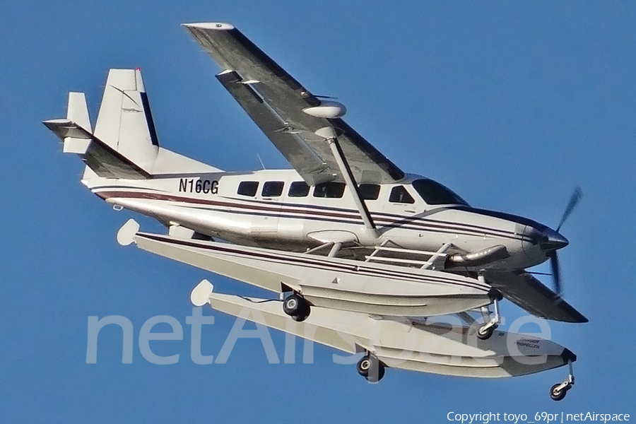 Commuter Duck Cessna 208 Caravan I (N16CG) | Photo 68385