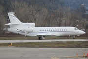 Clay Lacy Aviation Dassault Falcon 7X (N16HA) at  Kelowna - International, Canada