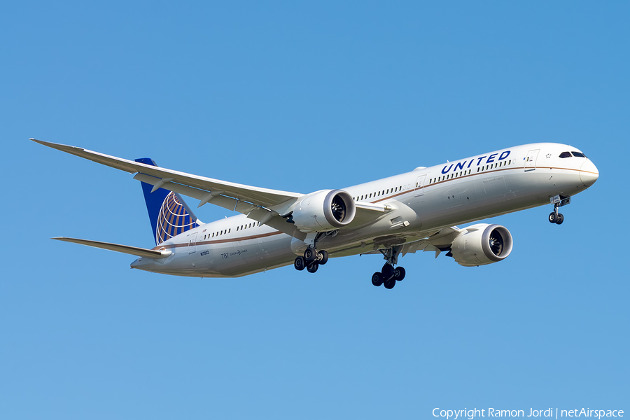 United Airlines Boeing 787-10 Dreamliner (N17002) | Photo 328003
