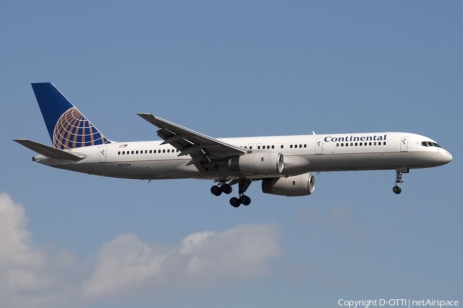Continental Airlines Boeing 757-224 (N17104) | Photo 177395
