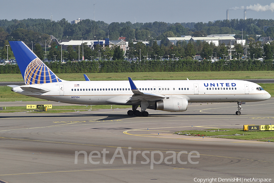 United Airlines Boeing 757-224 (N17104) | Photo 384871