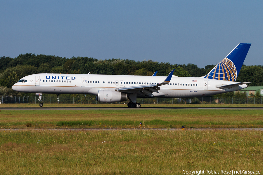 United Airlines Boeing 757-224 (N17104) | Photo 302692