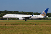 United Airlines Boeing 757-224 (N17104) at  Hamburg - Fuhlsbuettel (Helmut Schmidt), Germany