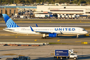 United Airlines Boeing 757-224 (N17104) at  New York - John F. Kennedy International, United States