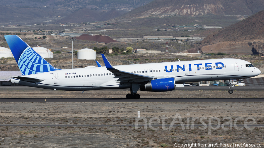 United Airlines Boeing 757-224 (N17104) | Photo 652155