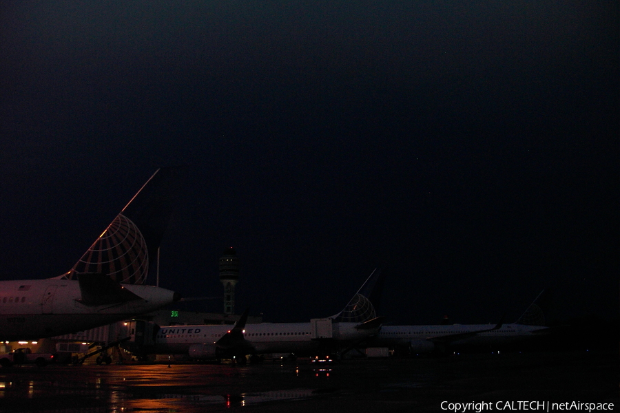 United Airlines Boeing 757-224 (N17105) | Photo 26557