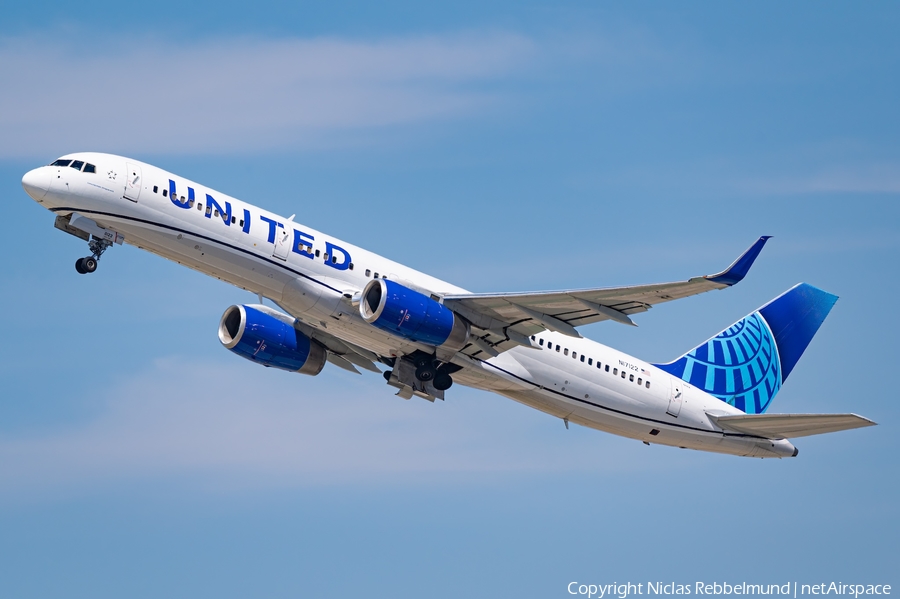 United Airlines Boeing 757-224 (N17122) | Photo 677446