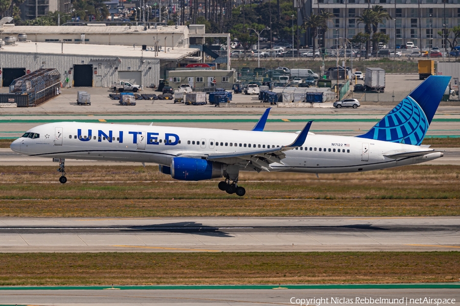 United Airlines Boeing 757-224 (N17122) | Photo 680970