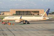 United Airlines Boeing 757-224 (N17122) at  San Francisco - International, United States