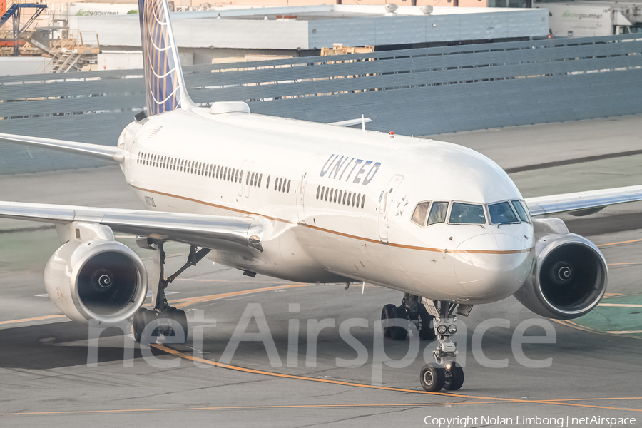 United Airlines Boeing 757-224 (N17122) | Photo 428011