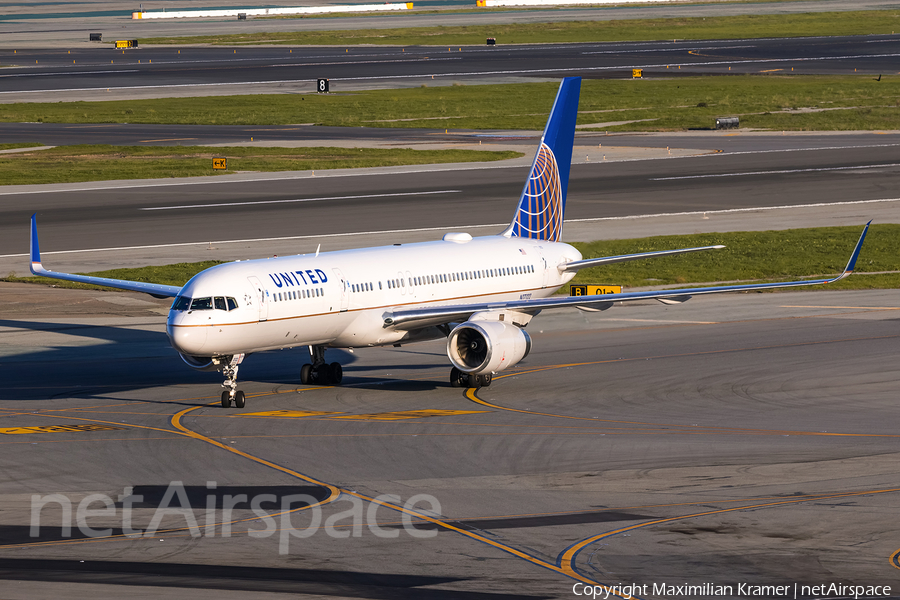 United Airlines Boeing 757-224 (N17122) | Photo 502914