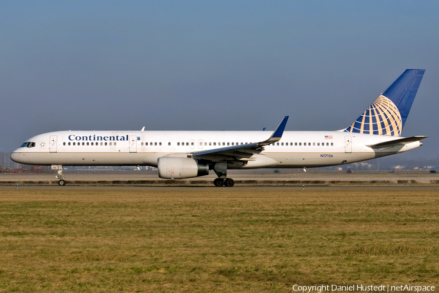 United Airlines Boeing 757-224 (N17126) | Photo 557871