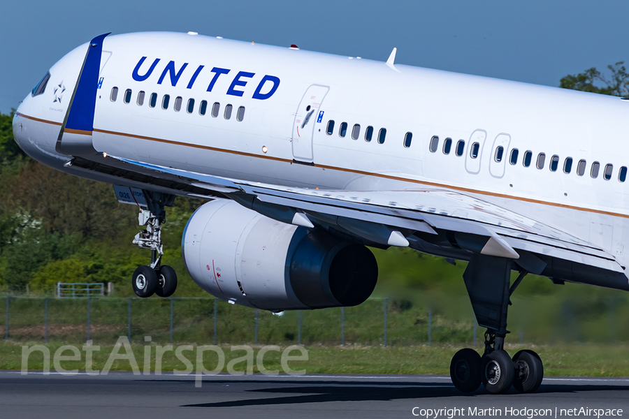 United Airlines Boeing 757-224 (N17126) | Photo 244950