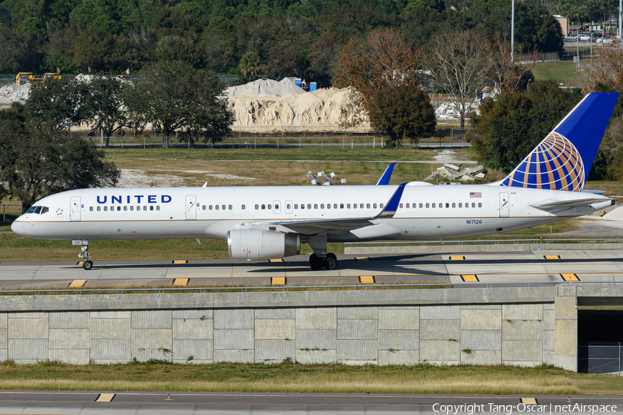 United Airlines Boeing 757-224 (N17126) | Photo 383534