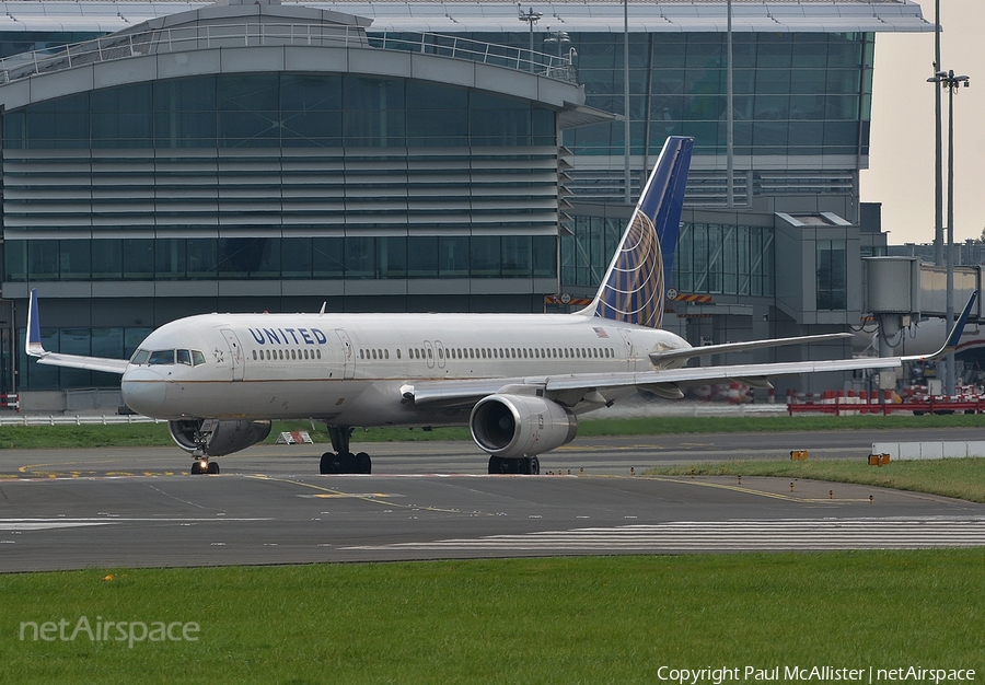 United Airlines Boeing 757-224 (N17128) | Photo 33712