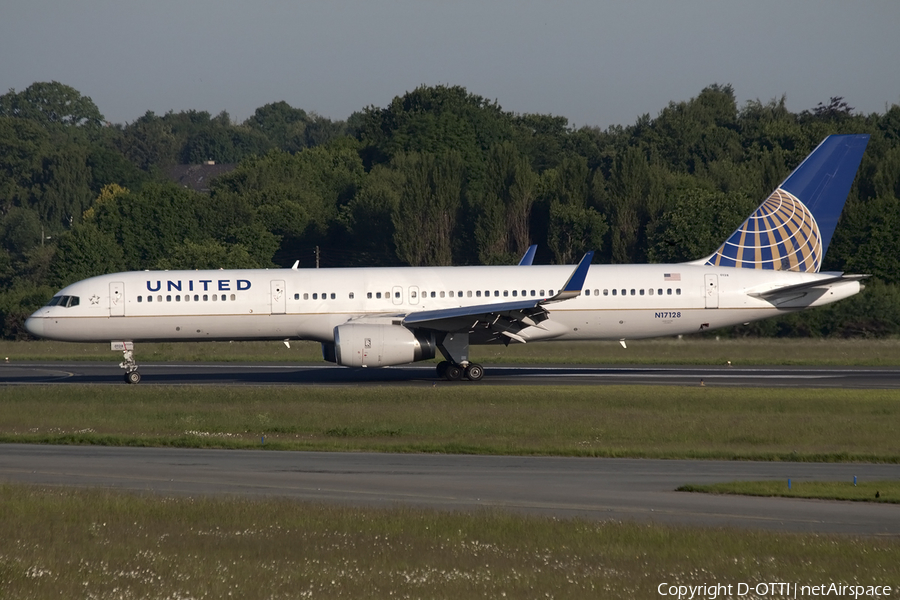 United Airlines Boeing 757-224 (N17128) | Photo 408994