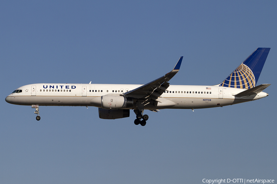 United Airlines Boeing 757-224 (N17128) | Photo 470185