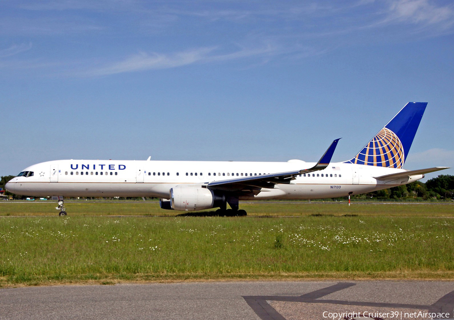 United Airlines Boeing 757-224 (N17133) | Photo 282616