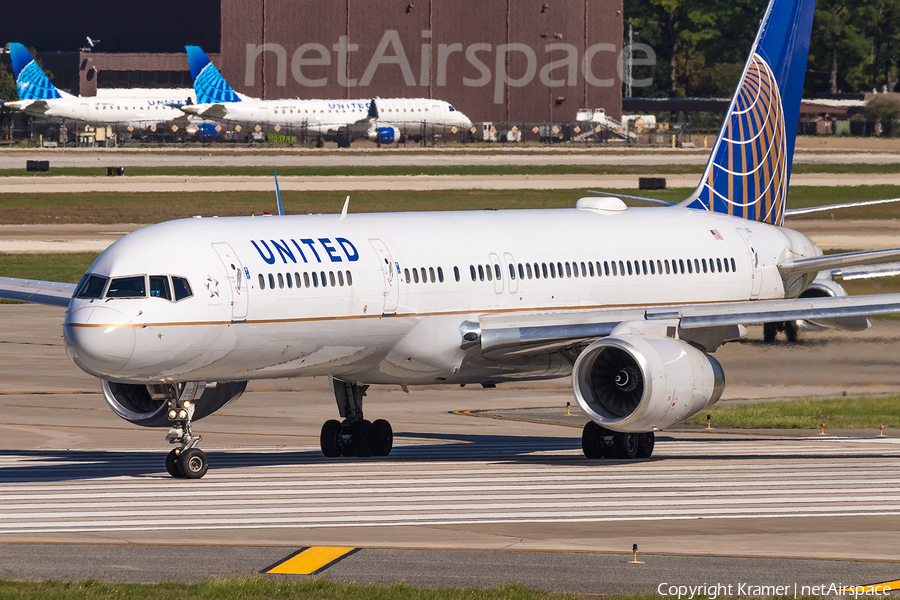 United Airlines Boeing 757-224 (N17133) | Photo 677096
