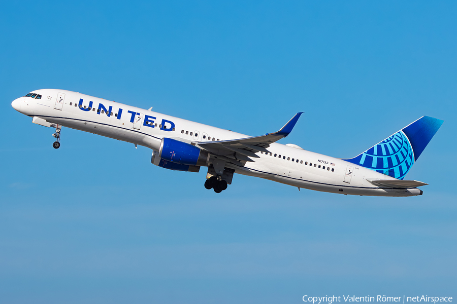 United Airlines Boeing 757-224 (N17133) | Photo 656116