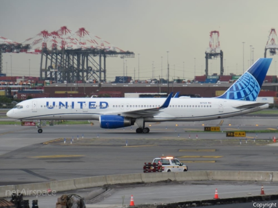 United Airlines Boeing 757-224 (N17139) | Photo 667919