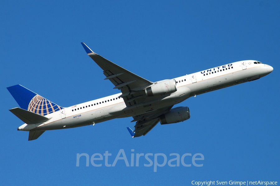 United Airlines Boeing 757-224 (N17139) | Photo 32912