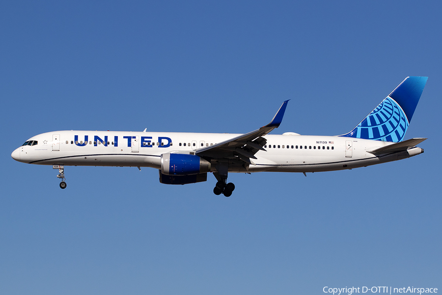 United Airlines Boeing 757-224 (N17139) | Photo 553071