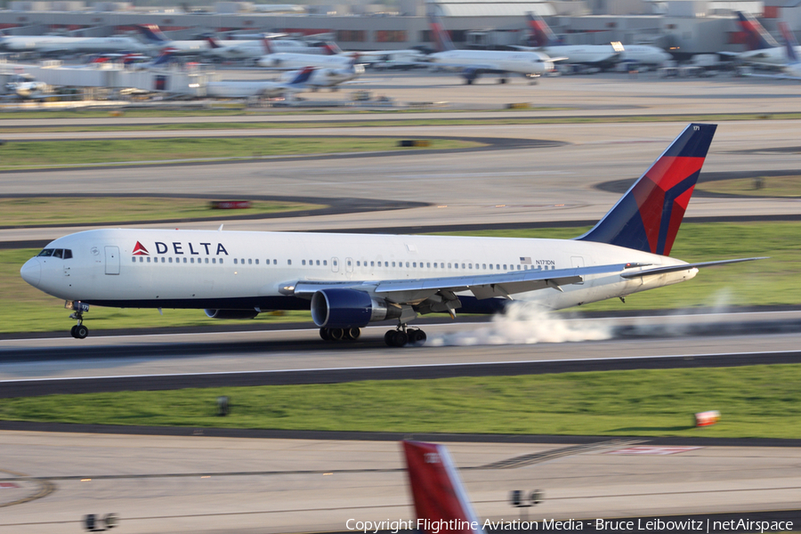 Delta Air Lines Boeing 767-322(ER) (N171DN) | Photo 173658