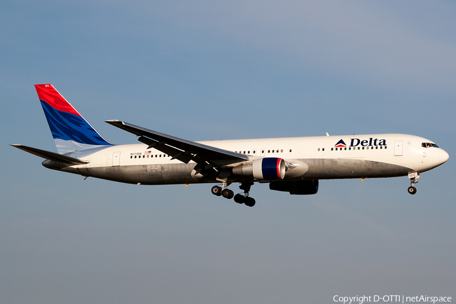 Delta Air Lines Boeing 767-322(ER) (N171DN) | Photo 199694