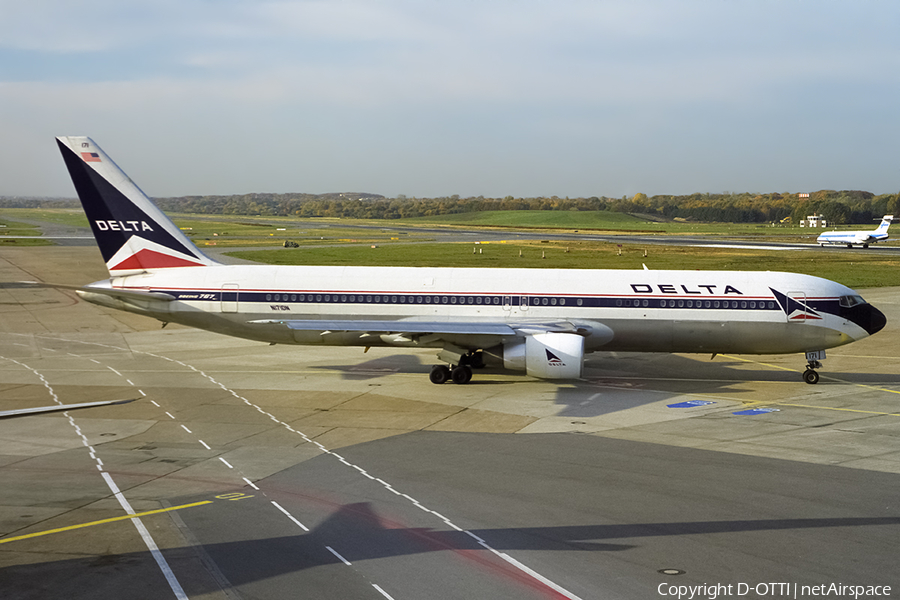 Delta Air Lines Boeing 767-322(ER) (N171DN) | Photo 440206