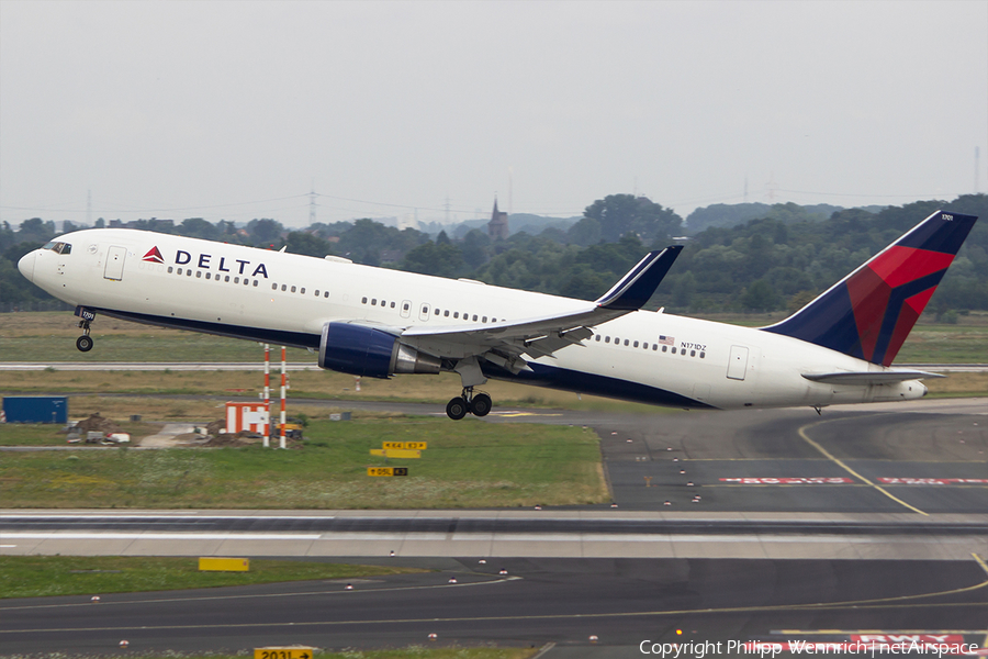 Delta Air Lines Boeing 767-332(ER) (N171DZ) | Photo 117486