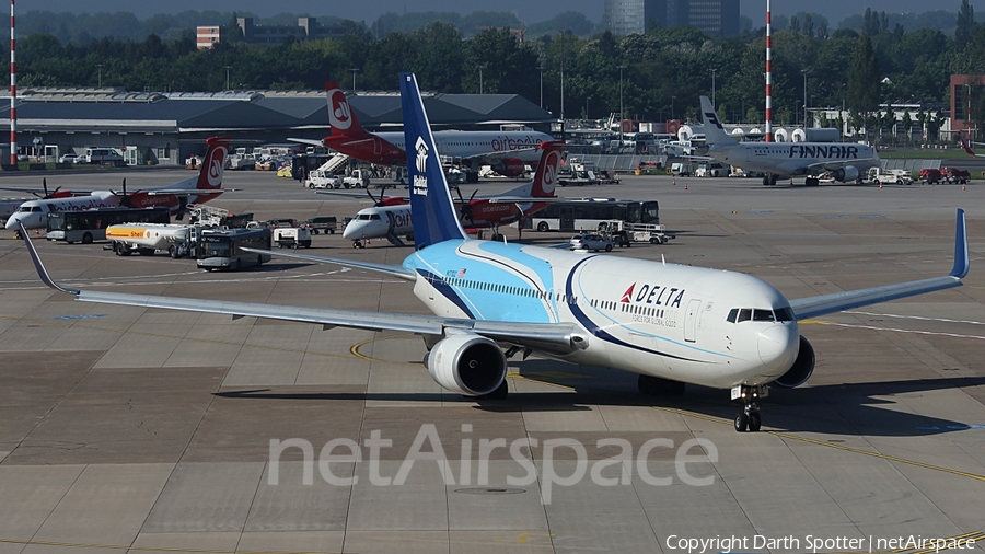 Delta Air Lines Boeing 767-332(ER) (N171DZ) | Photo 209984