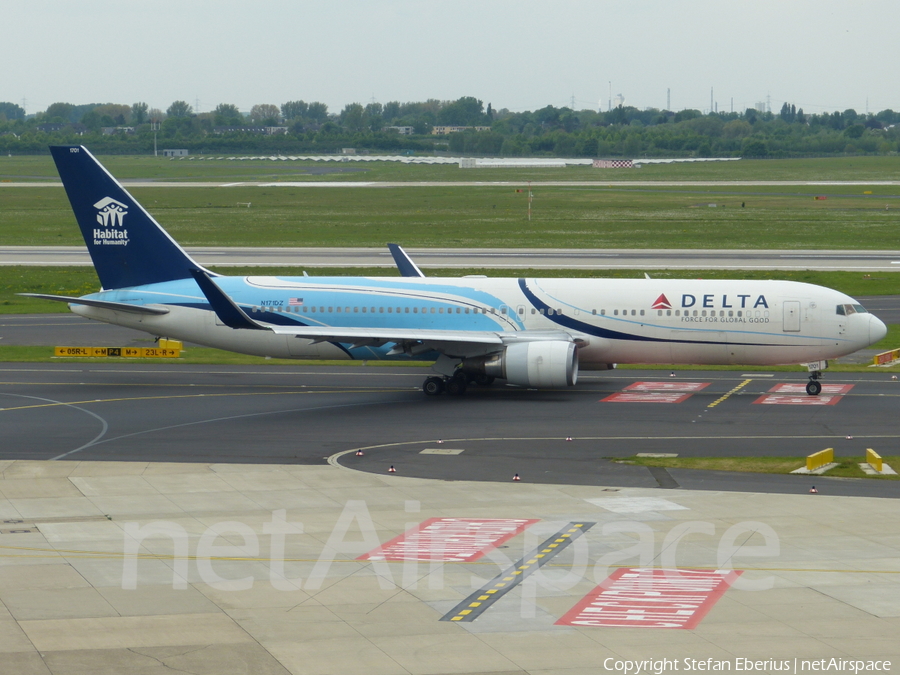 Delta Air Lines Boeing 767-332(ER) (N171DZ) | Photo 428508