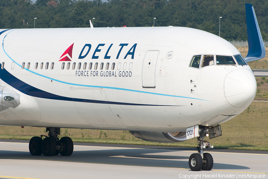 Delta Air Lines Boeing 767-332(ER) (N171DZ) | Photo 293452