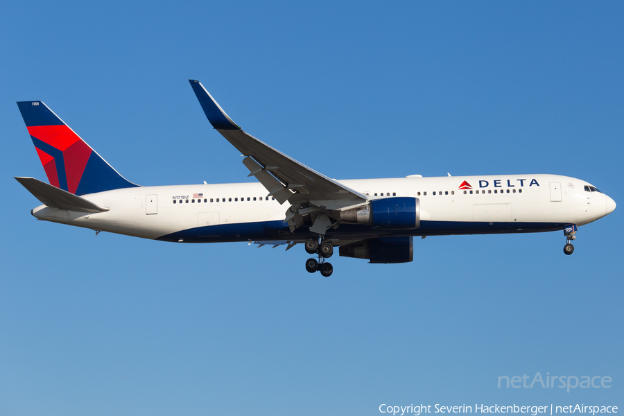 Delta Air Lines Boeing 767-332(ER) (N171DZ) | Photo 226325