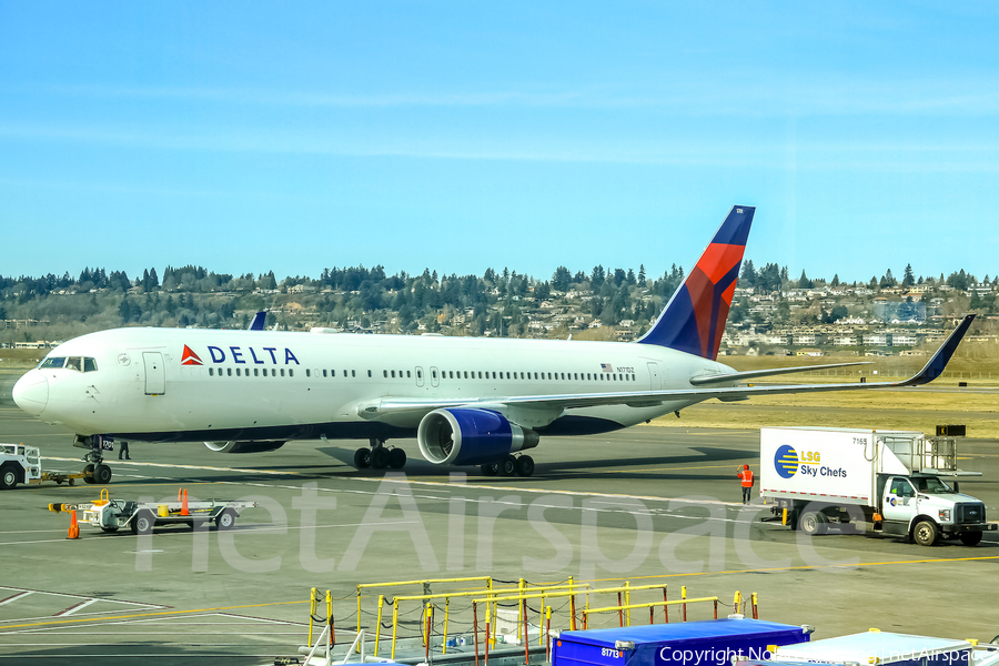 Delta Air Lines Boeing 767-332(ER) (N171DZ) | Photo 426573