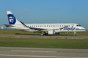 Alaska Airlines (Skywest) Embraer ERJ-175LR (ERJ-170-200LR) (N171SY) at  Dallas/Ft. Worth - International, United States