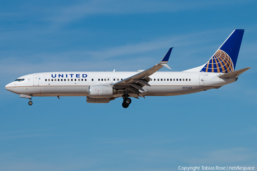 United Airlines Boeing 737-824 (N17233) | Photo 338012