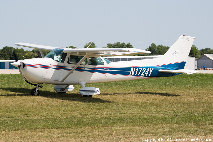 (Private) Cessna 172N Skyhawk II (N1724Y) | Photo 273956