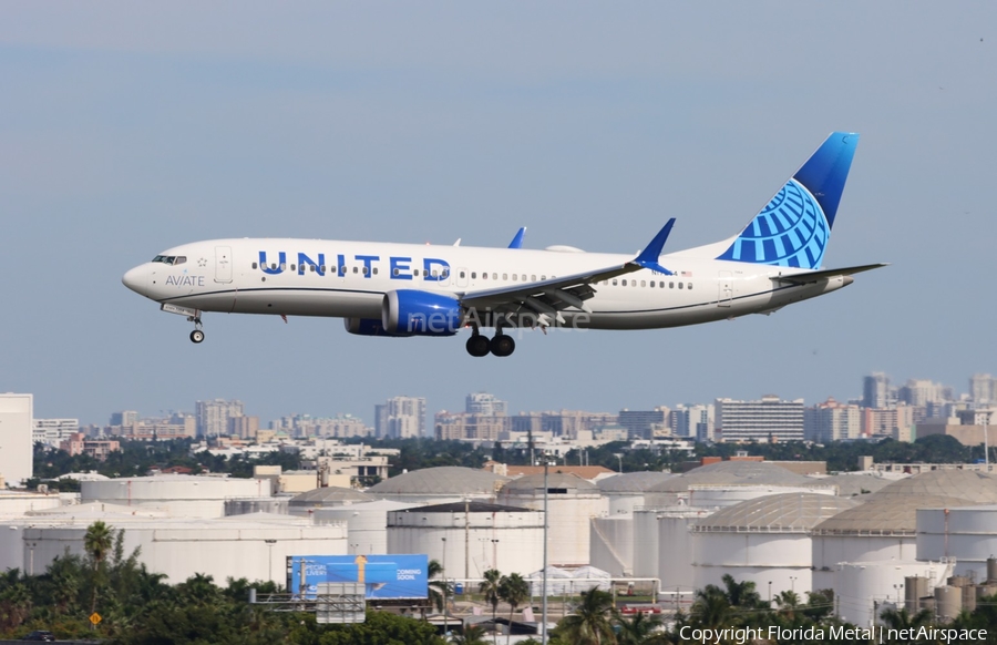 United Airlines Boeing 737-8 MAX (N17254) | Photo 483345