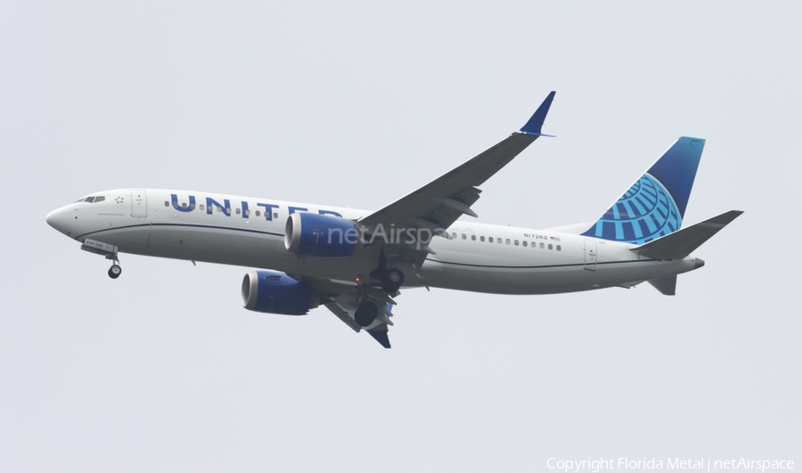 United Airlines Boeing 737-8 MAX (N17262) | Photo 483347